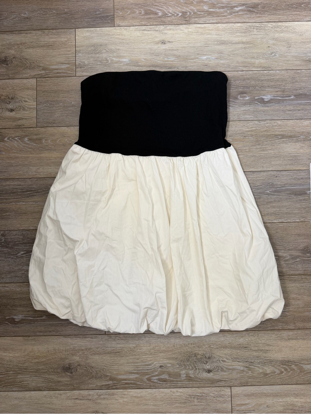 a new day Black and Cream Strapless Bubble Hem Mini Dress Sz XL